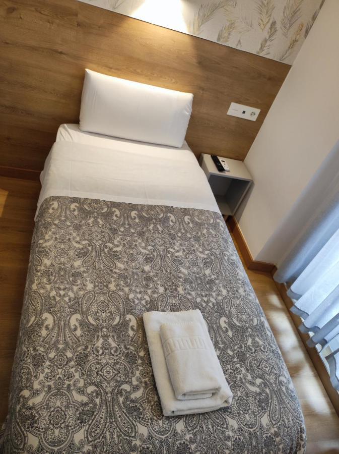 Hostal Esparteros Madrid Dış mekan fotoğraf