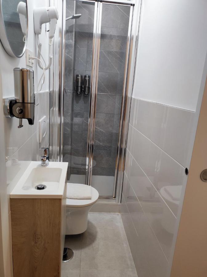 Hostal Esparteros Madrid Dış mekan fotoğraf