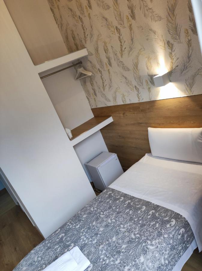 Hostal Esparteros Madrid Dış mekan fotoğraf